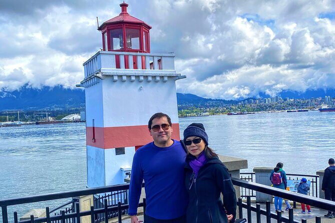 2 Unforgettable Hours in Vancouver - The Stanley Park Seawall Path, Robson Street, and English Bay: From Nature to City Streets