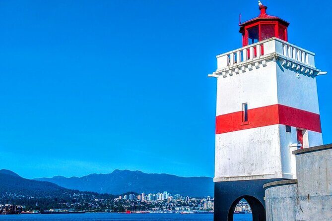 3 Unforgettable Hours in Vancouver - Robson Street: the classic commercial spine