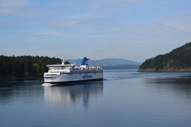 Butchart Gardens and Victoria Sightseeing Tour from Vancouver - The ferry run and Active Pass views