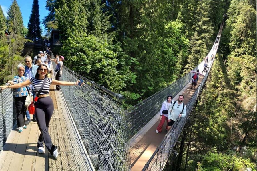Capilano Br+Grouse Mtn+Dam+Lake&Hatcher/5in1/Small Group/Car - Downtown photo stops that actually set up the day