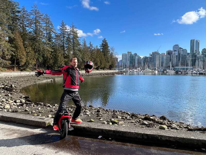 Great Vancouver EUC & E-scooters loop tour - Steam Clock to Convention Center: mountain views with less hassle