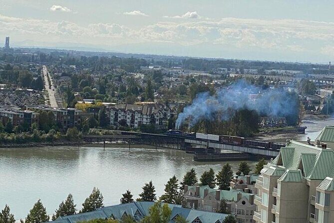 Private Guided Grand City Tour in Vancouver with your luggage - English Bay Beach and Denman Street: a classic Downtown coast moment