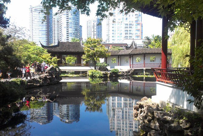 Private Tour: Gardens of Vancouver - VanDusen Botanical Garden: 55 Acres, 7,500+ Plants, and Maze Time