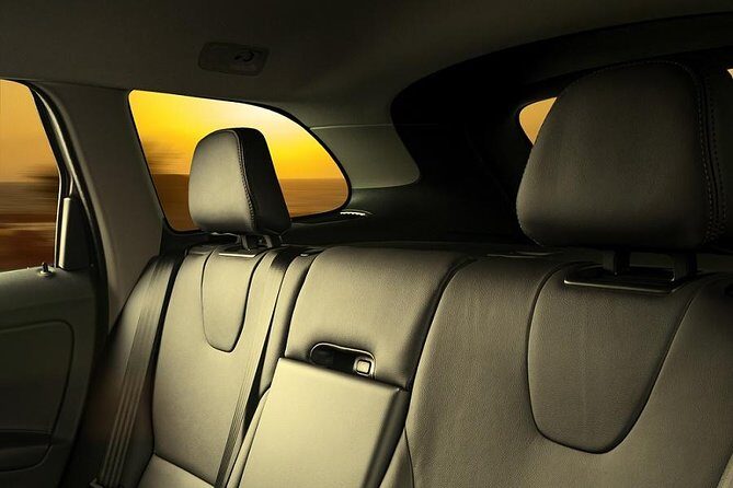 Roundtrip Private Transfer from Vancouver Airport (YVR) - First Impressions: What This Transfer Feels Like at YVR