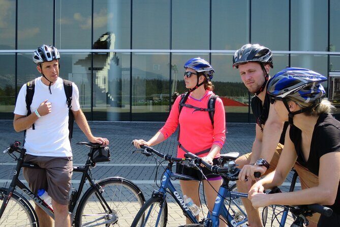 Stanley Park & Downtown - Vancouver Bike Tours - Stanley Park Highlights: Totem Park, Beaver Lake, and the Beaches