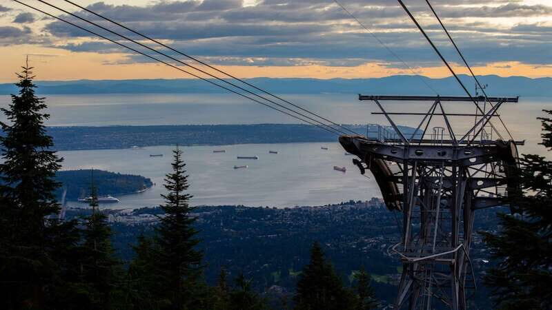 Vancouver: Attractions by Twilight Guided Tour with Dinner - Quick hits before you go