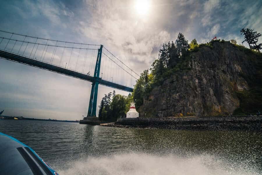 Vancouver: City and Seal Boat Tour - Jericho Sailing Centre, Kitsilano Beach, and Siwash Rock