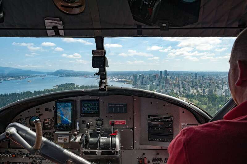 Vancouver: Extended Scenic Panorama Seaplane Tour - What the aircraft experience feels like: small cabin, loud sky, smooth landing