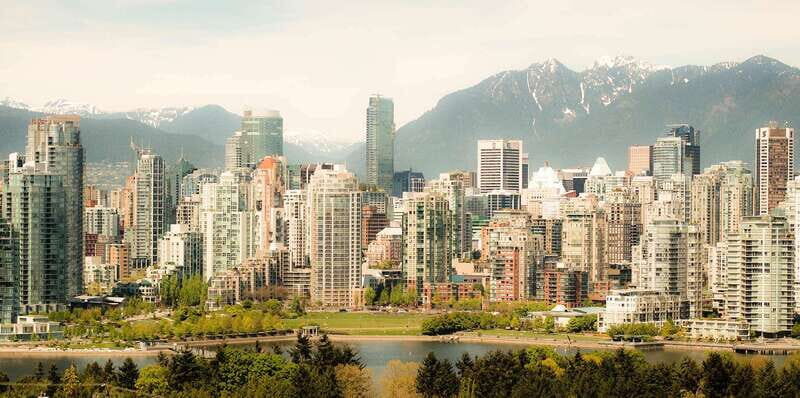 Vancouver Highlights 4-Hour Private Tour - Stanley Park in one loop: Totem Poles and Prospect Point for North Shore views