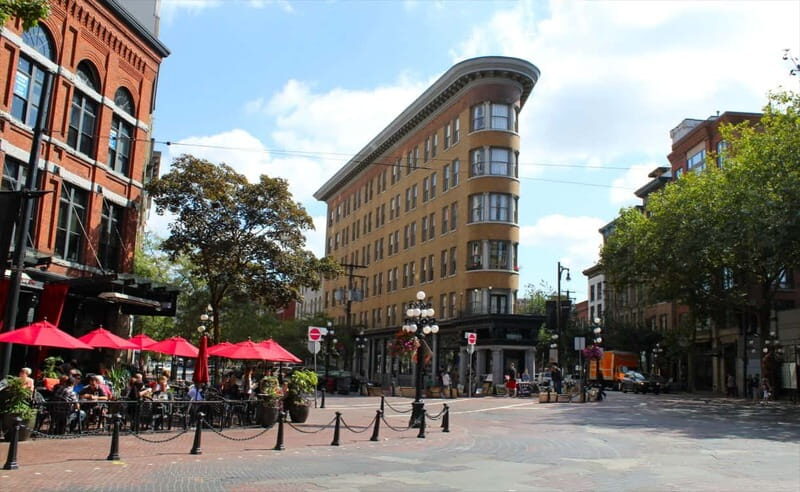 Vancouver Highlights 4-Hour Private Tour - Downtown icon spotting: Vancouver Library, Marine Building, and Dominion Tower