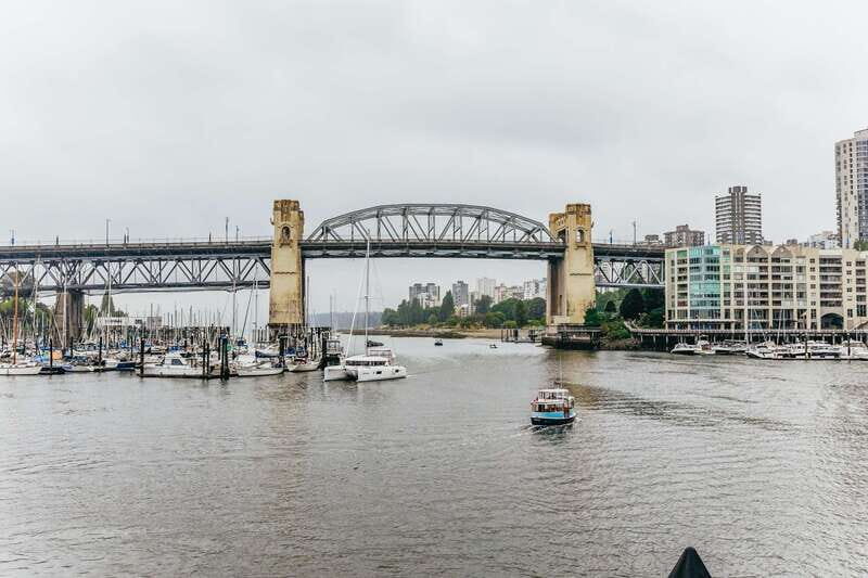 Vancouver Highlights: Capilano Bridge & Granville Island - Stanley Park by bus and foot: the city’s big quiet pocket