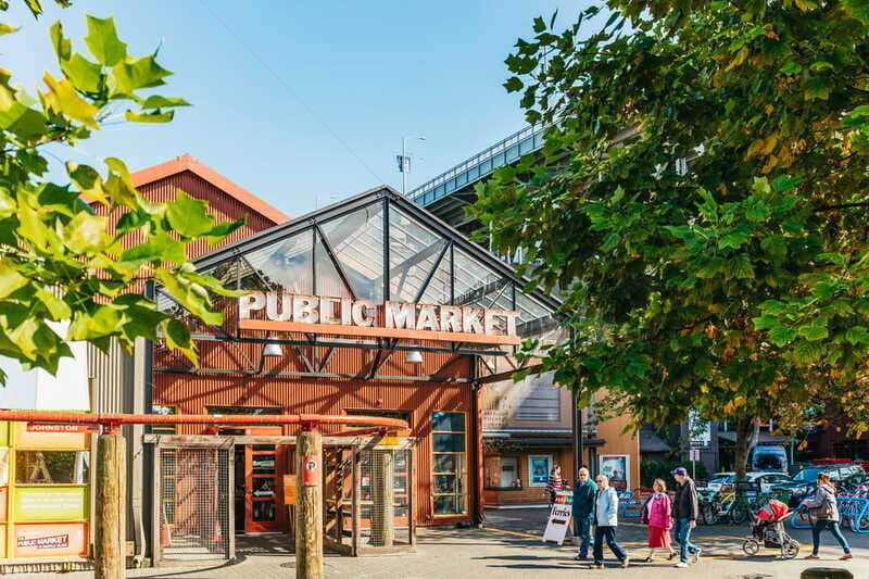 Vancouver: Hop-on Hop-off Sightseeing Tour with 10 Stops - Audio-guide app and onboard narration: how to make it worth your time