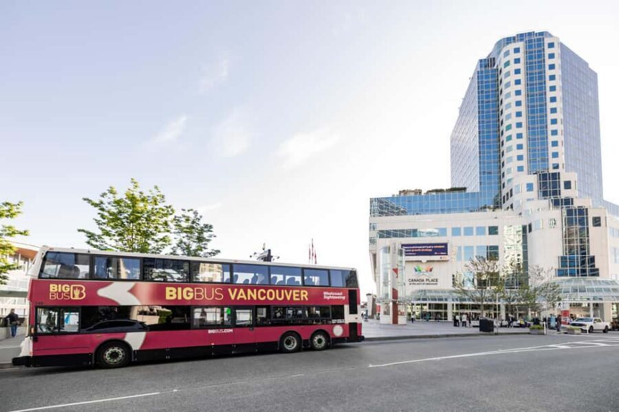 Vancouver: Hop-on Hop-off Sightseeing Tour with 10 Stops - Price and value for the $47 ticket