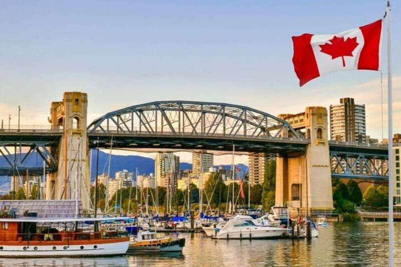 Vancouver : Must-See Attractions Walking Tour With A Guide - Getting Oriented Fast: Why This 3-Hour Walk Is a Smart First Day