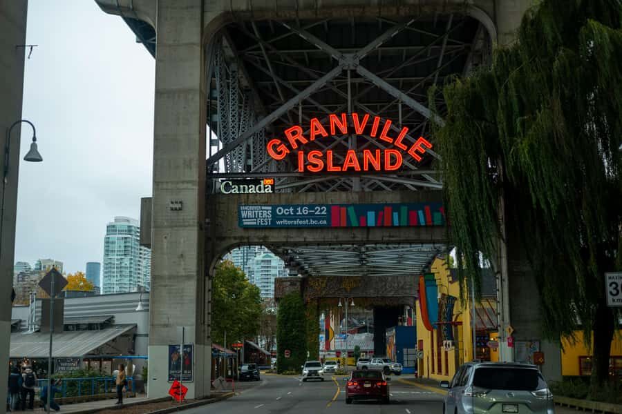 Vancouver: Private City Sights Tour by Minibus (3hrs) - Private minibus comfort for Vancouver’s top sights