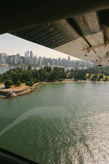 Vancouver: Scenic Panorama Seaplane Tour - Horseshoe Bay and the North Shore vibe: cliffs, coves, and coastline angles