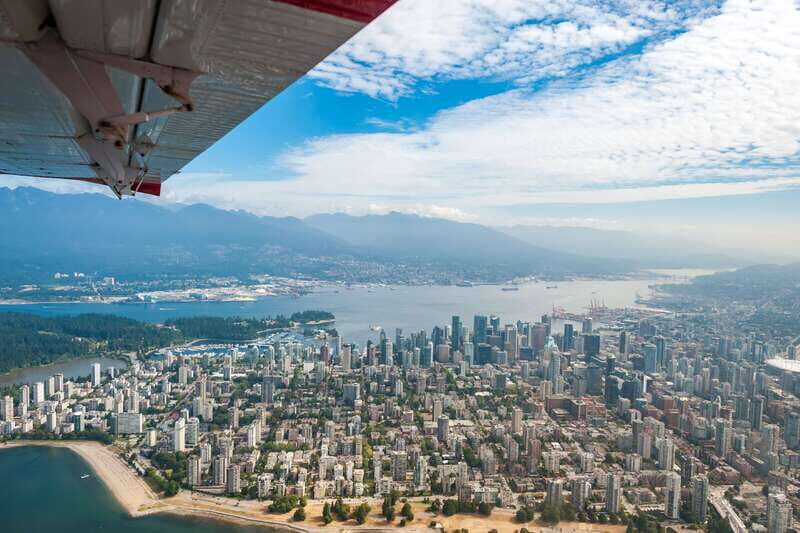 Vancouver: Scenic Panorama Seaplane Tour - BC Place and Science World: Vancouver’s big landmarks in one flight