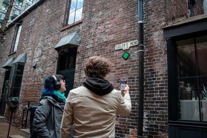 Vancouver: Self-Guided Smartphone Walking Tour of Gastown - Break it into segments: Gastown first, then optional add-ons