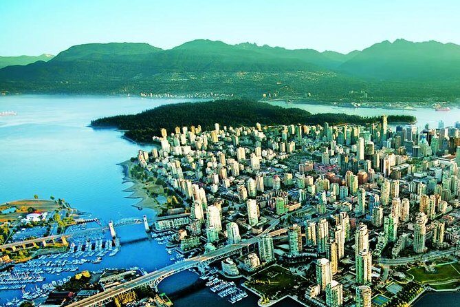 Vancouver Sightseeing and Suspension Bridge Small Group Tour - Walking comfort, weather, and how to pack like a local