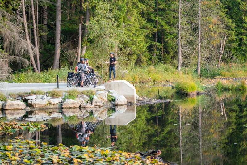 Vancouver: Stanley Park Bicycle Tour - Meeting at 648 Hornby Street: Bikes, Helmets, and the Pace You Can Handle