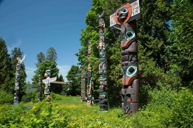 Vancouver: The Dark Secrets of Stanley Park Tour - Secret cemeteries, ghost stumps, and the crime-story tone