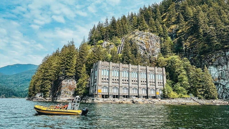 Vancouver: Waterfront Sightseeing Tour - City and Waterfall - Speedboat views you can’t get from the seawall