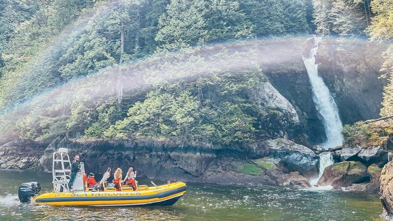 Vancouver: Waterfront Sightseeing Tour - City and Waterfall - What to pack: the warm-clothing rule